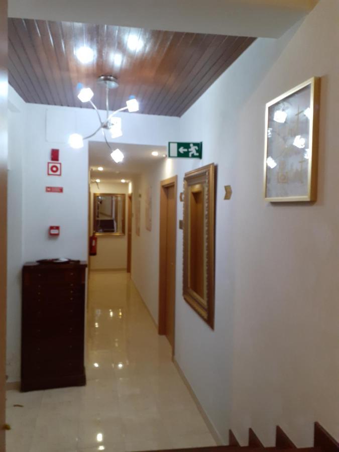 Hotel Square Serta Luaran gambar