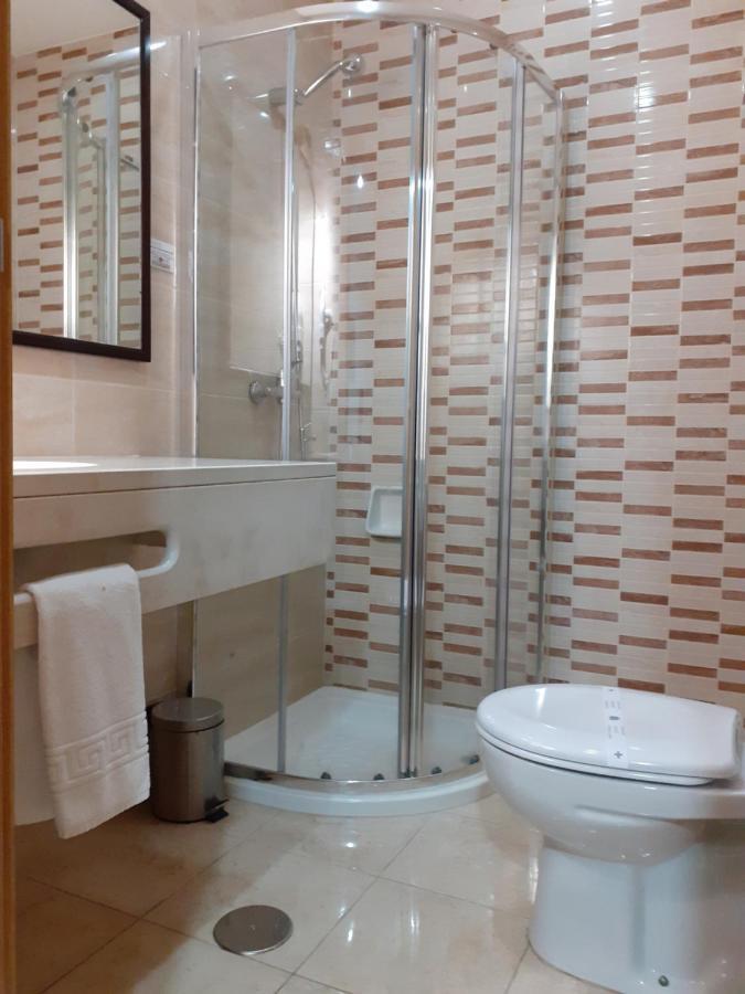 Hotel Square Serta Luaran gambar