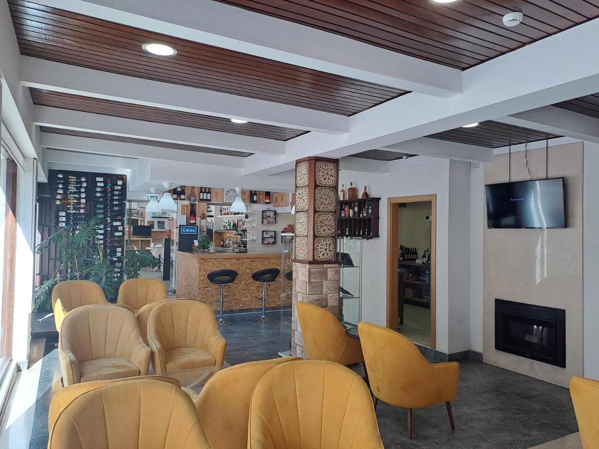 Hotel Square Serta Luaran gambar