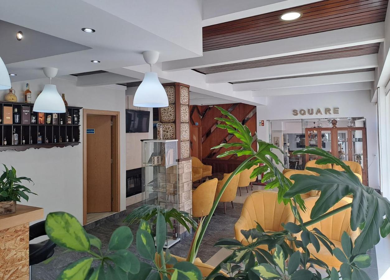 Hotel Square Serta Luaran gambar