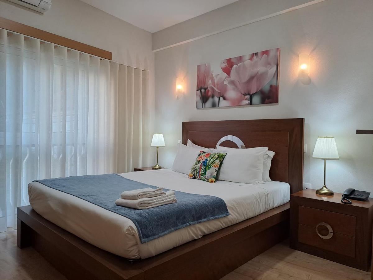 Hotel Square Serta Luaran gambar