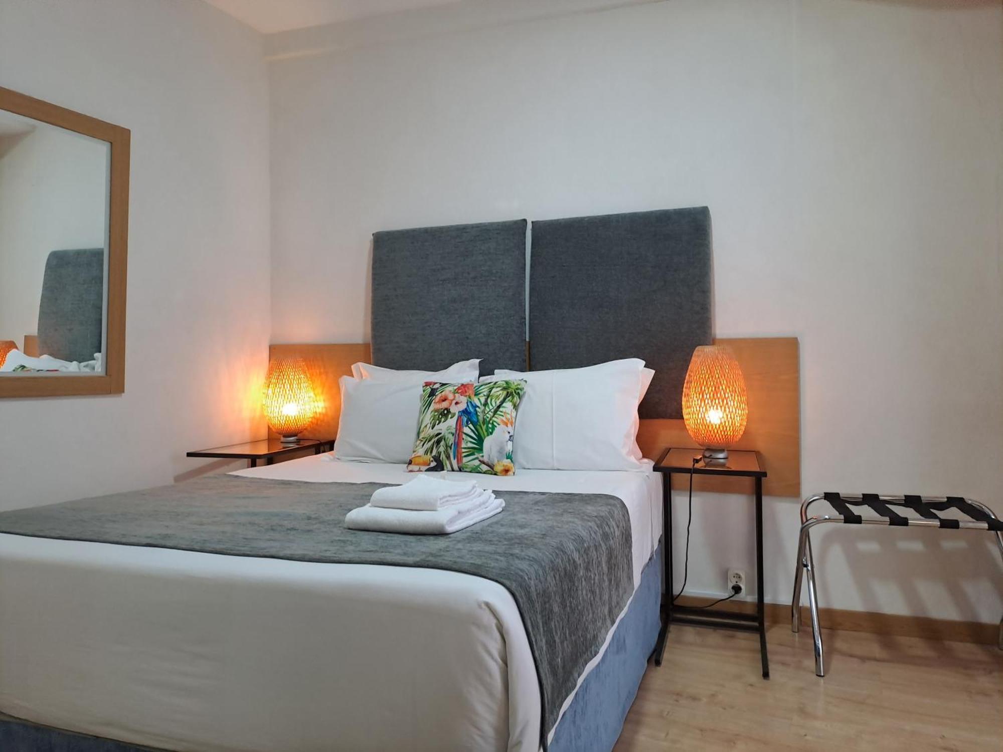 Hotel Square Serta Luaran gambar