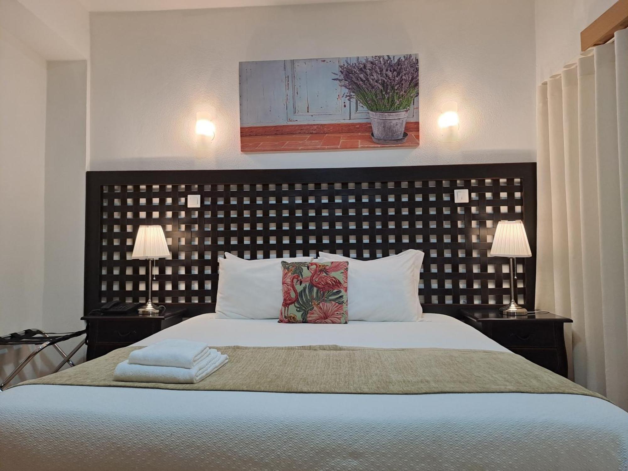 Hotel Square Serta Luaran gambar