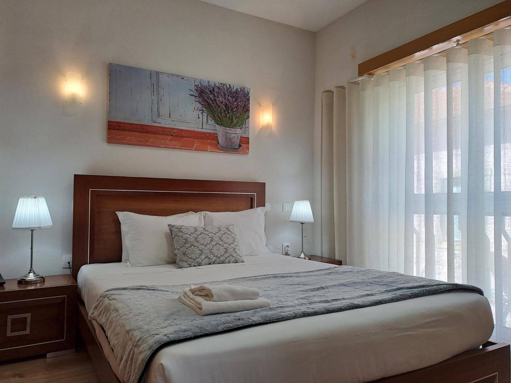 Hotel Square Serta Luaran gambar
