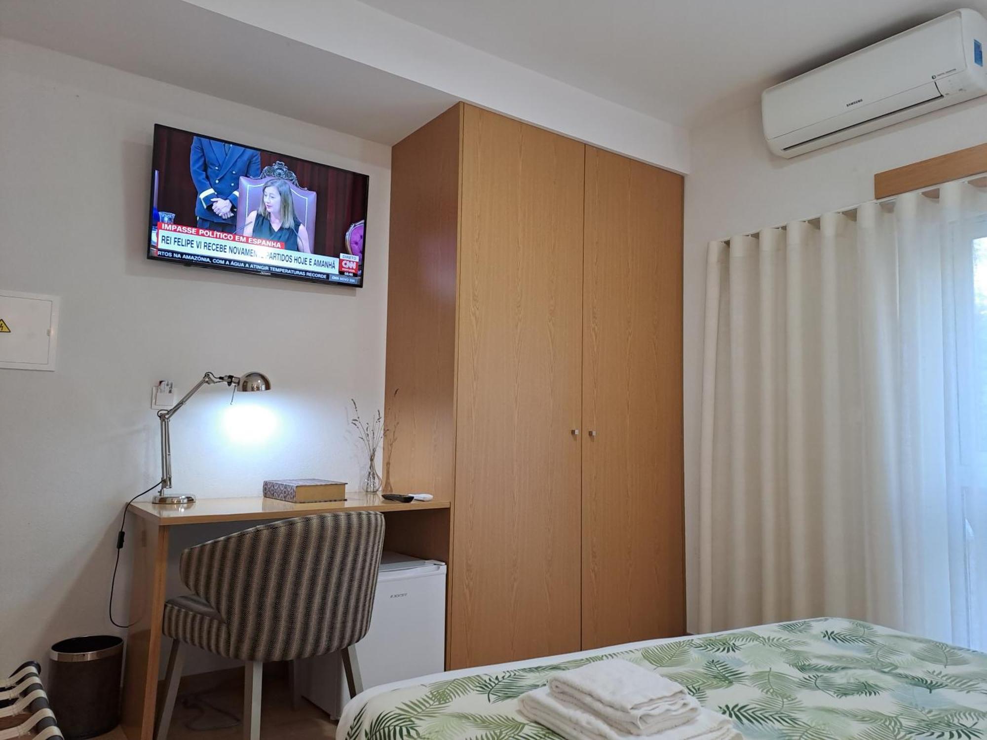 Hotel Square Serta Luaran gambar