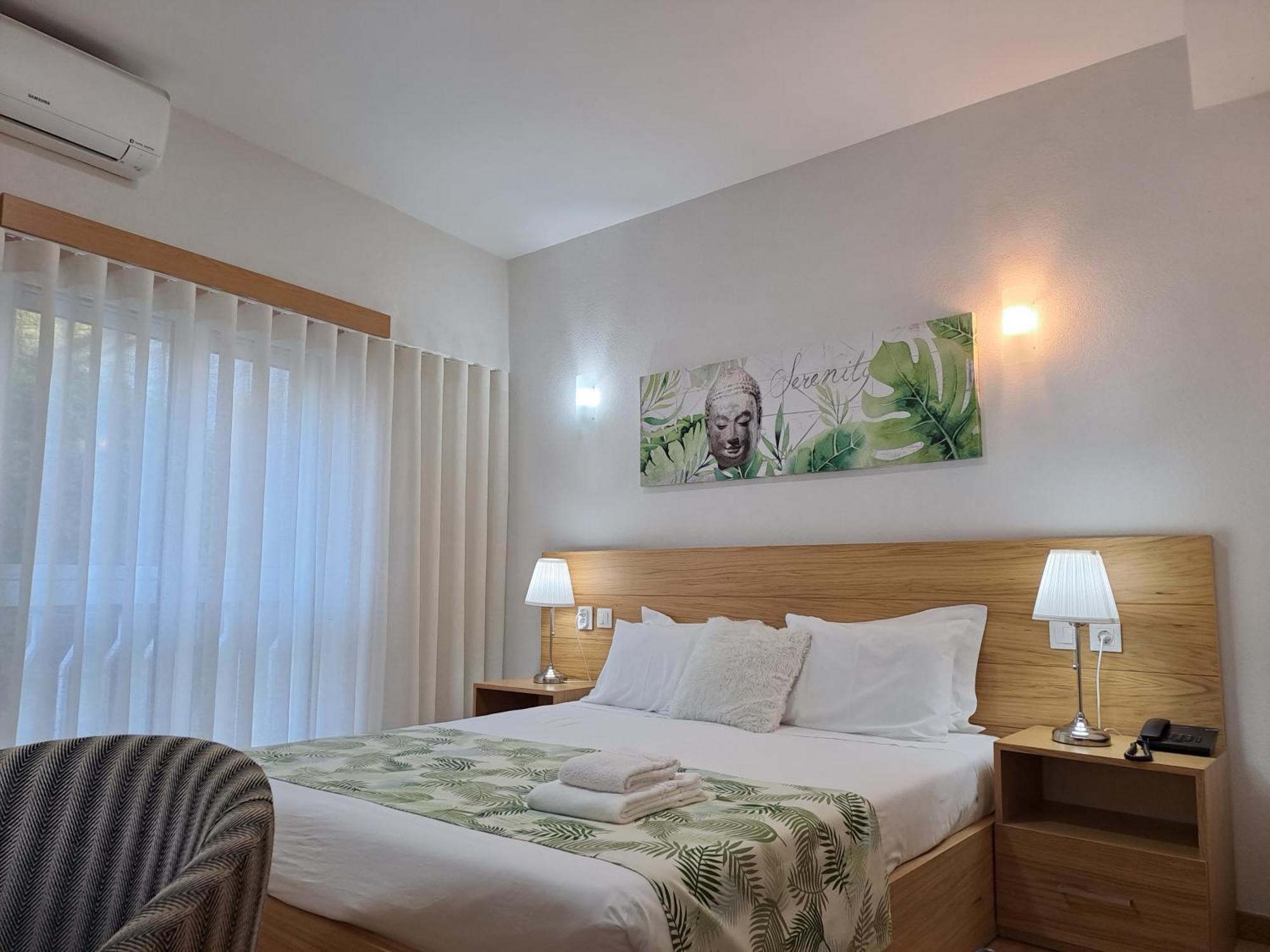 Hotel Square Serta Luaran gambar