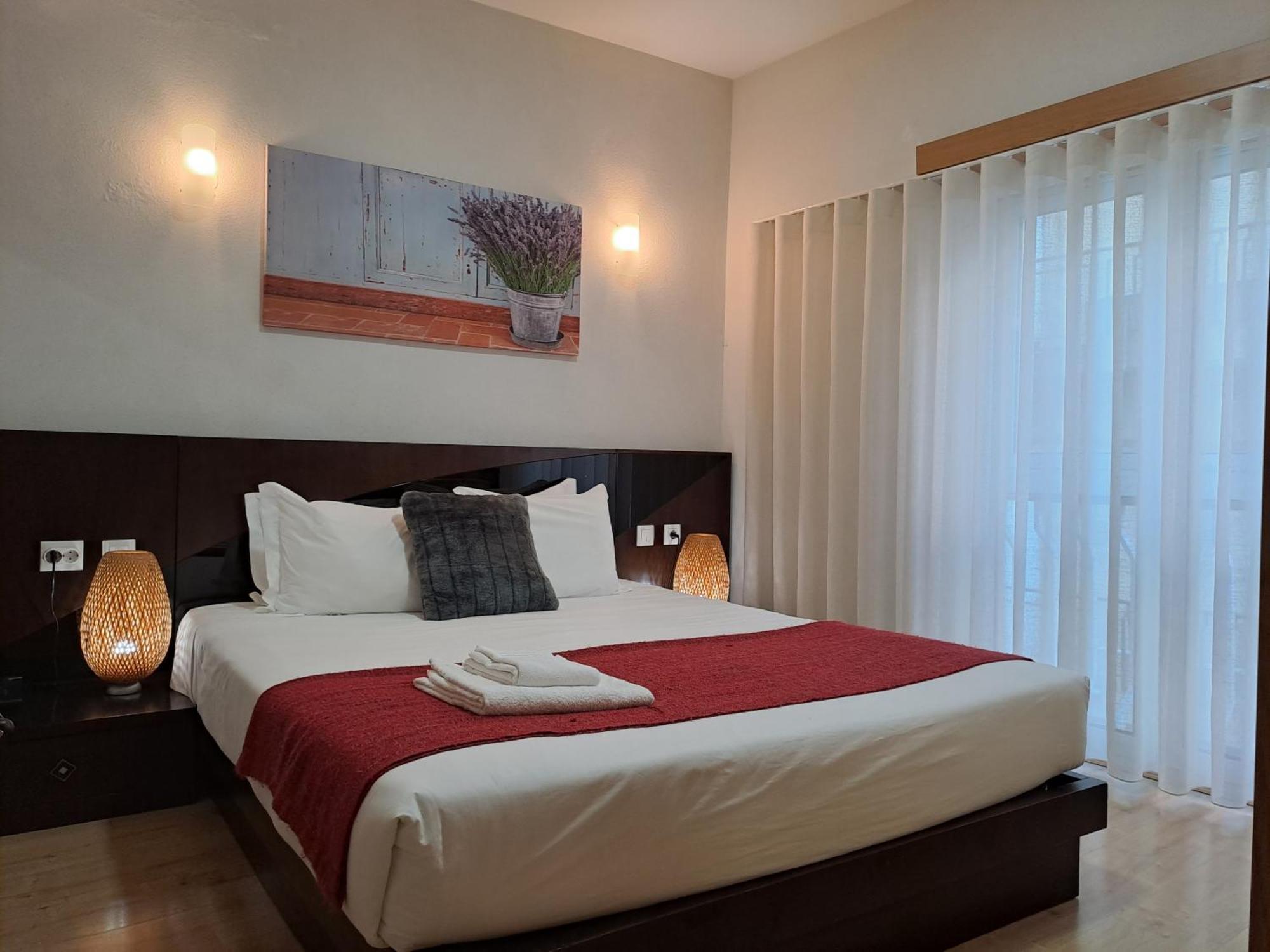 Hotel Square Serta Luaran gambar