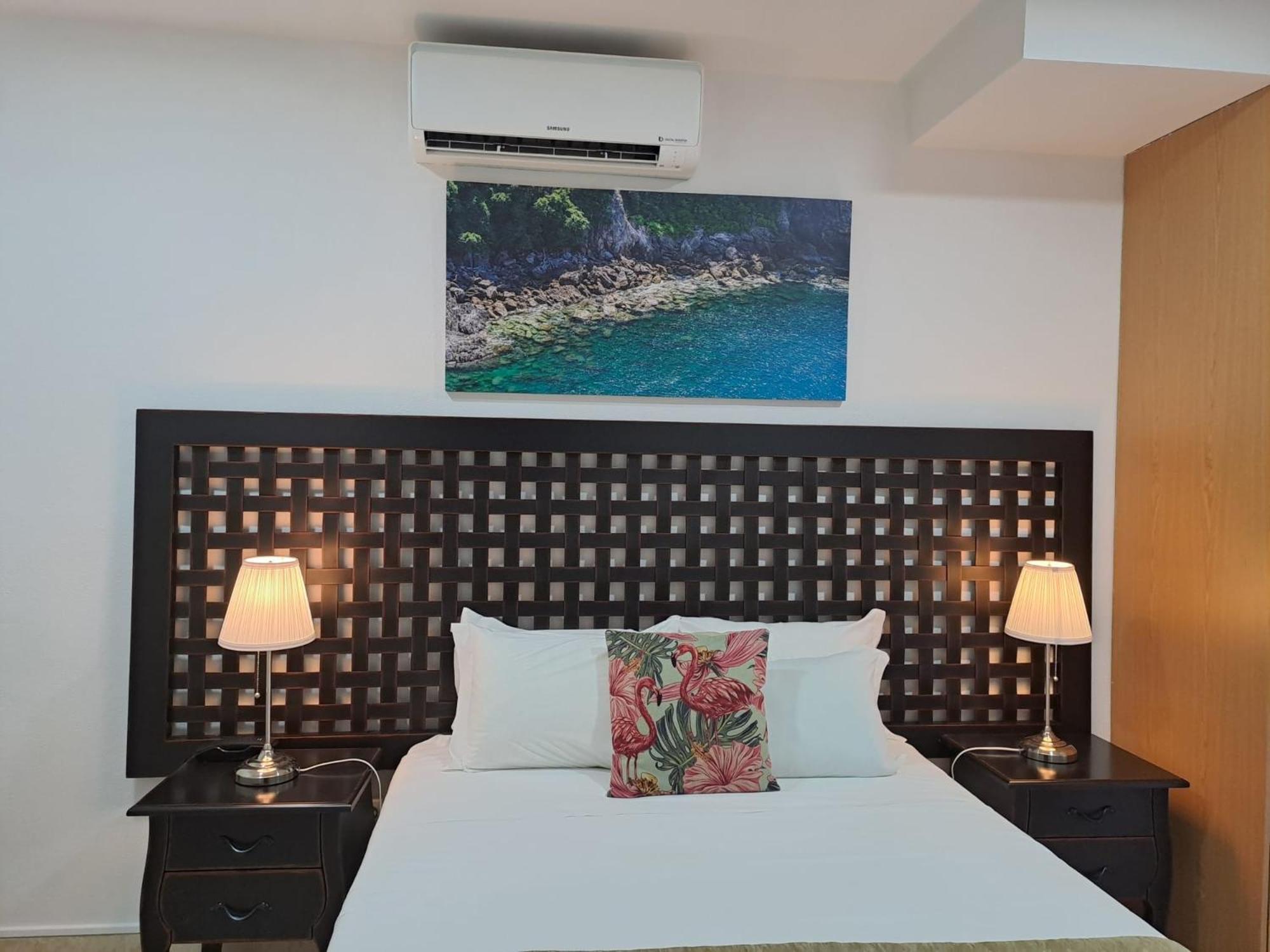 Hotel Square Serta Luaran gambar