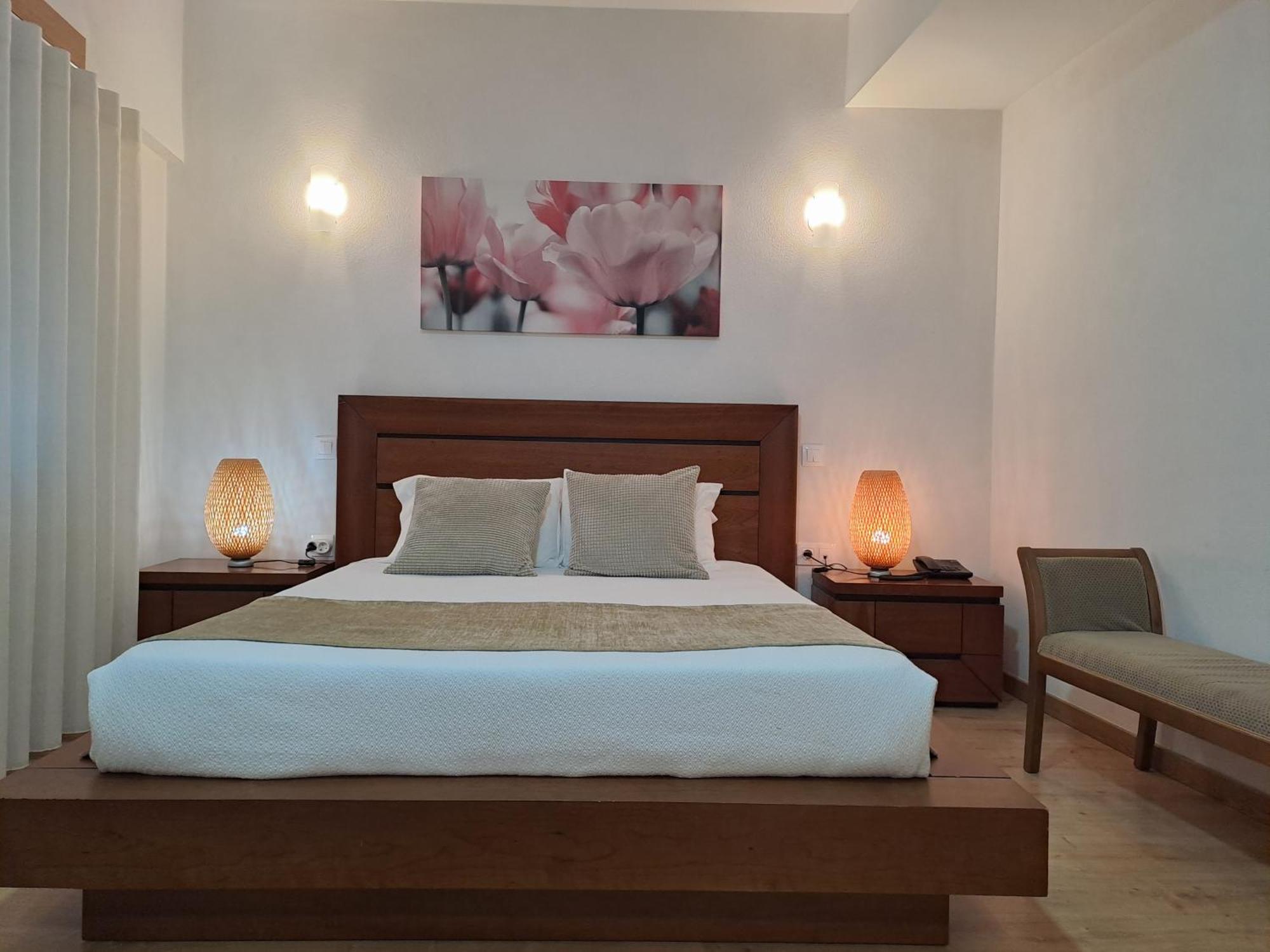 Hotel Square Serta Luaran gambar